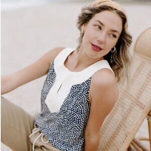 J.McLaughlin V-Neck Sleeveless Top Size: L , White Collar, Athleisure